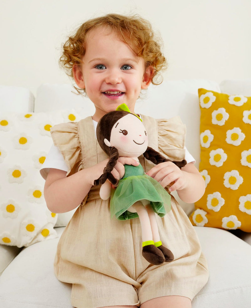 GAGAKU machine-washable fabric keeps the doll clean after adventures