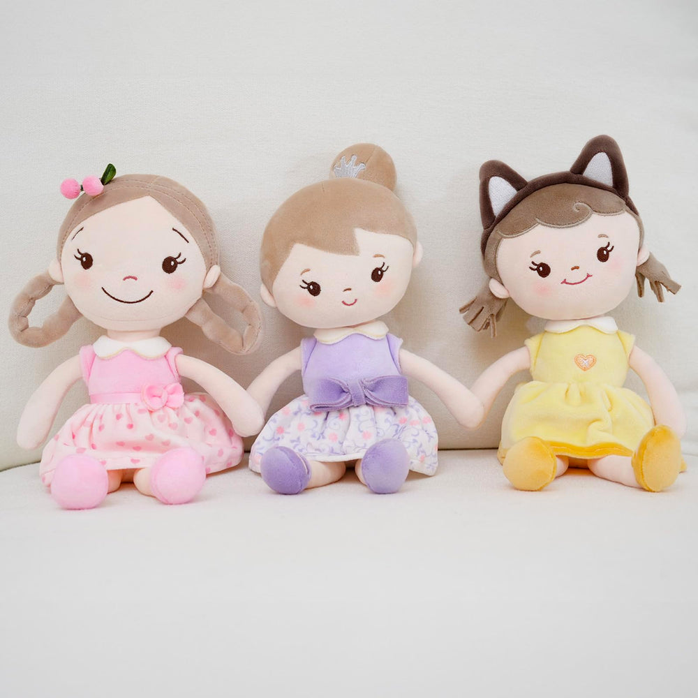 GAGAKU machine-washable plush doll for easy cleanup after playtime.