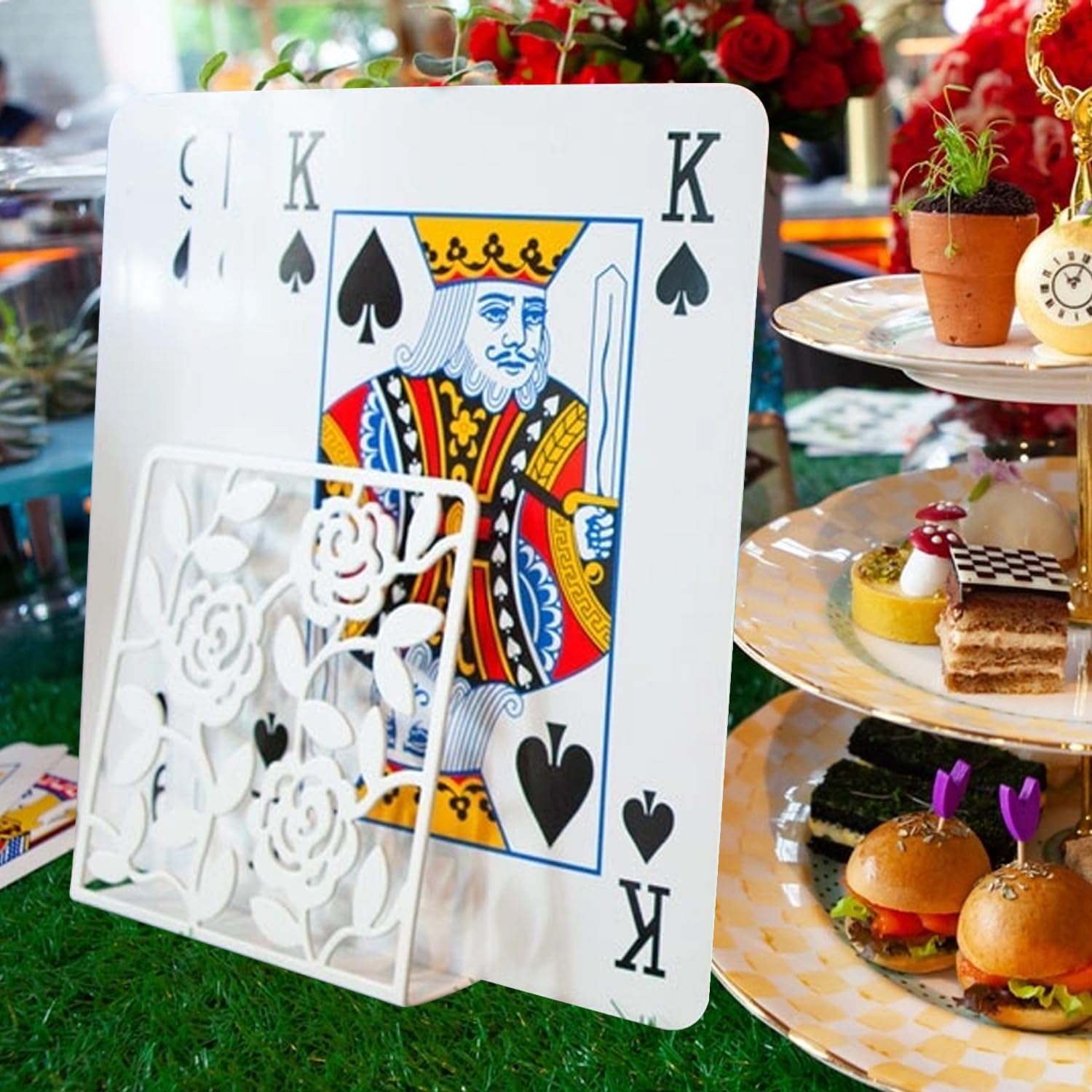 Gagift World low-vision-friendly card supports inclusive play at home.