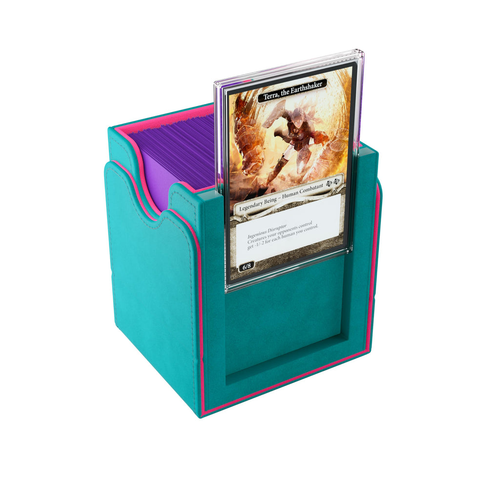 Removable cover of Gamegenic Squire Plus saves space on the gaming table.