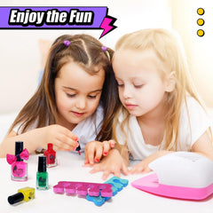 Geek Cheers fake nails and box enable simple at-home fashion shows.
