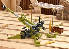General Jim's included soldier figures provide scale and storytelling options.