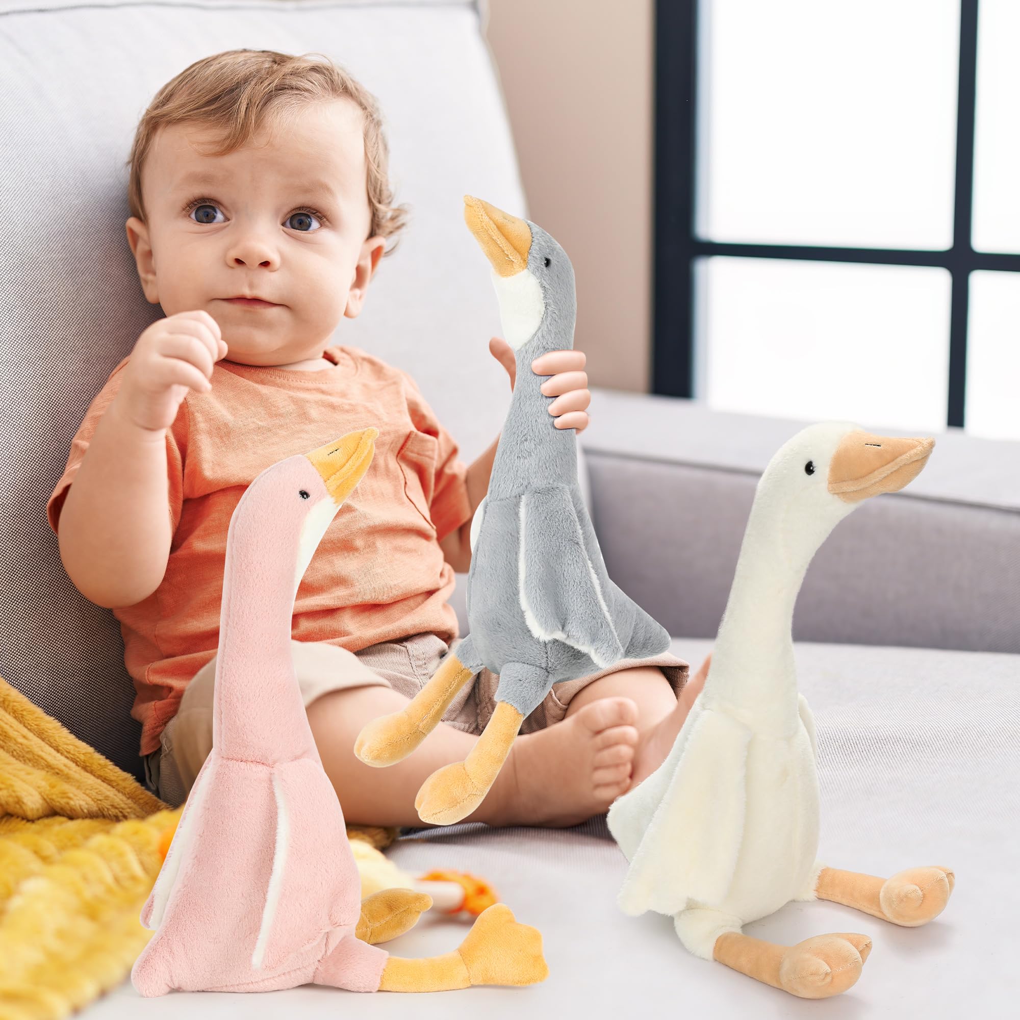Detailed wings and feet add to the fluffy goose's cute character.
