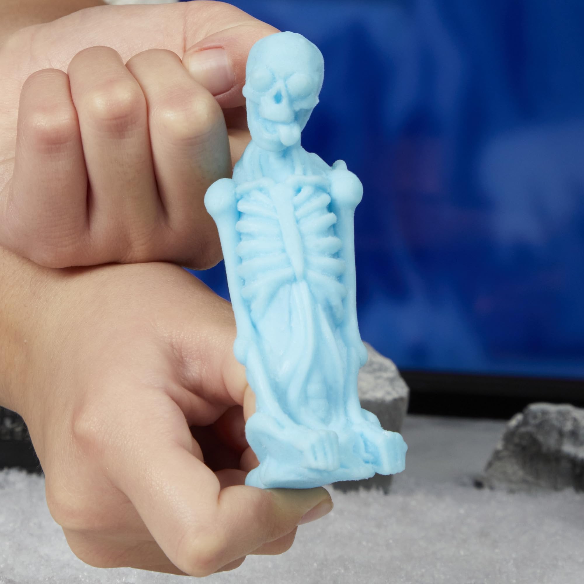 Fright Feature Bonesy ghost adds interactive stretch play.