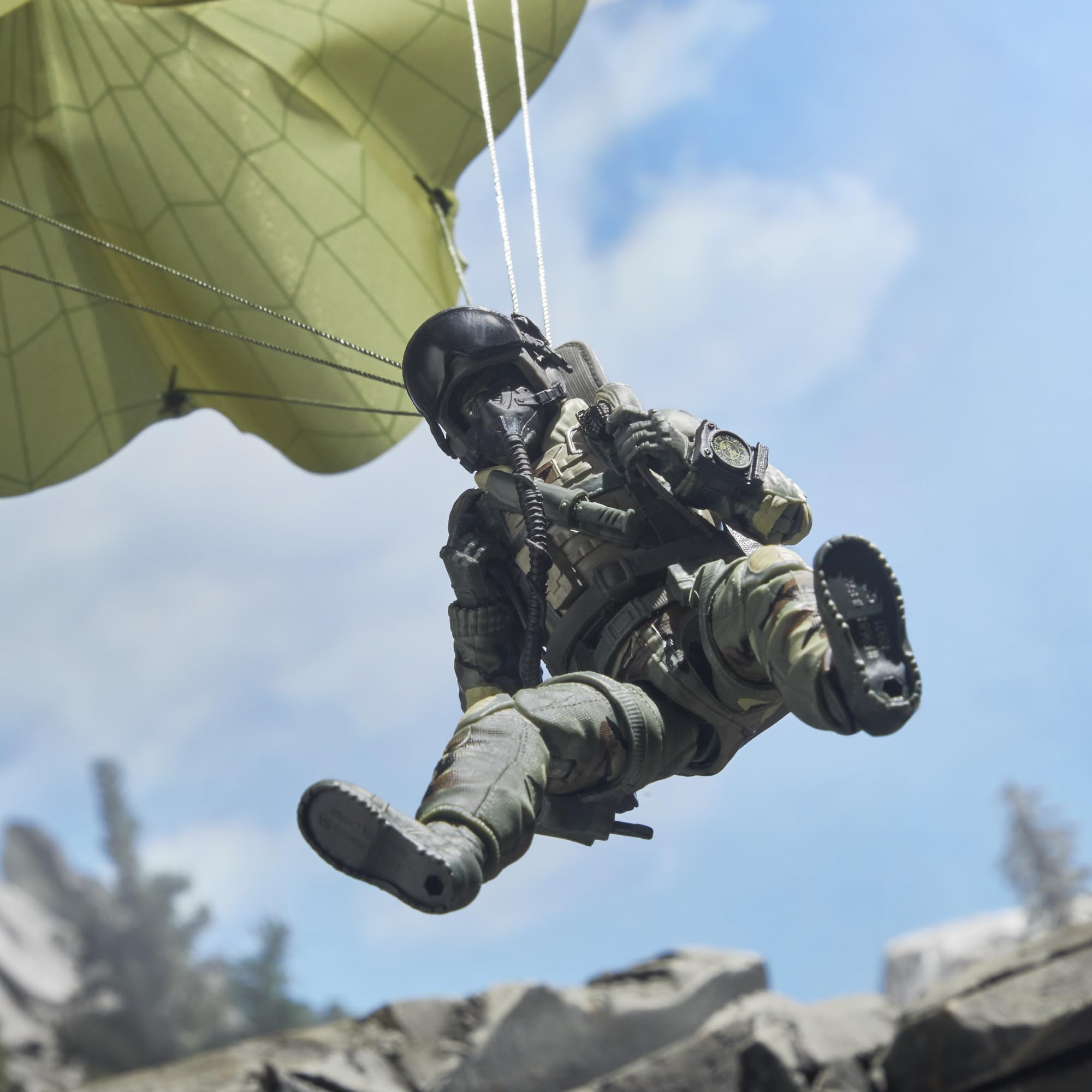 Night vision helmet accessory for night mission scenes