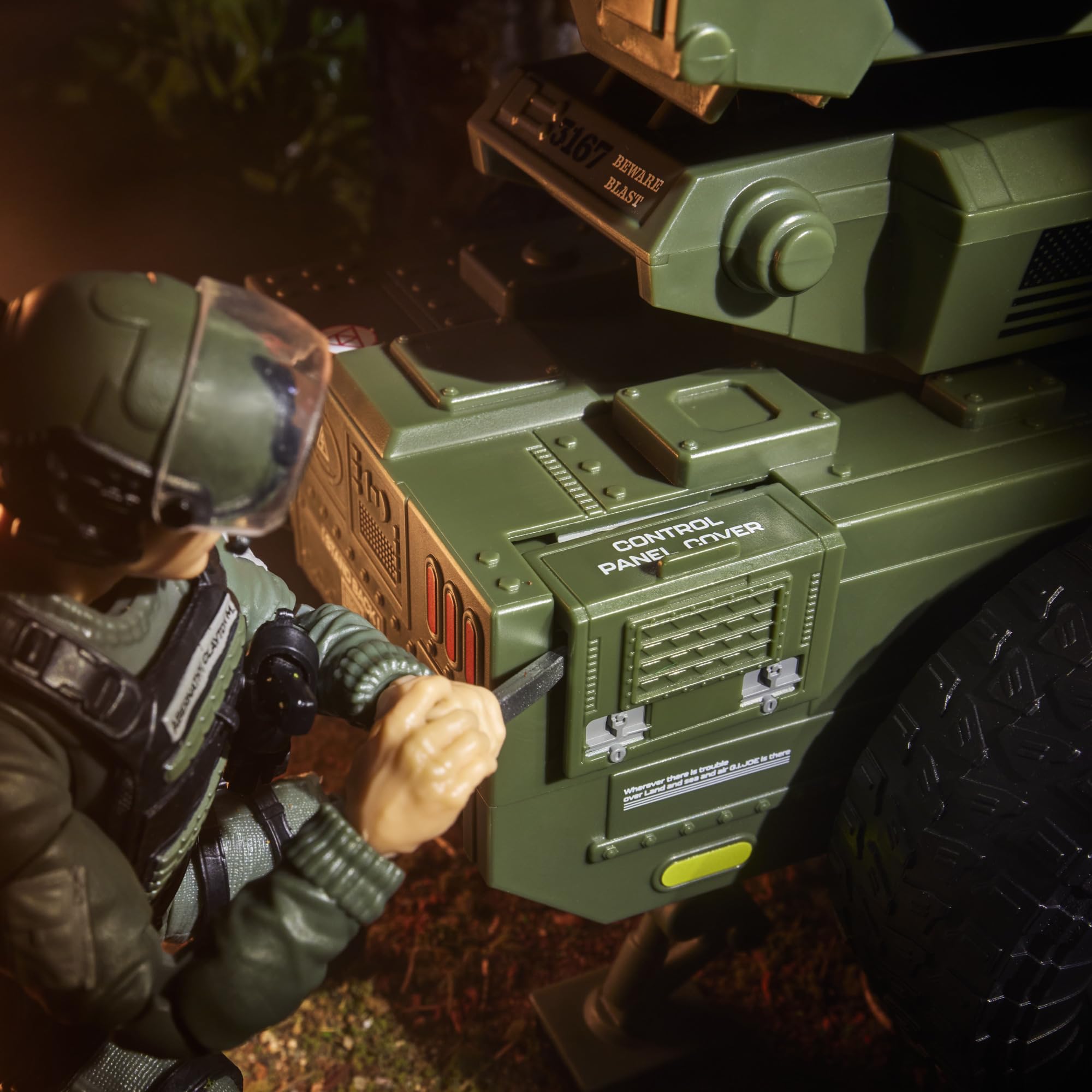 Missile accessories included with the M.M.S. kit for dramatic scenes.