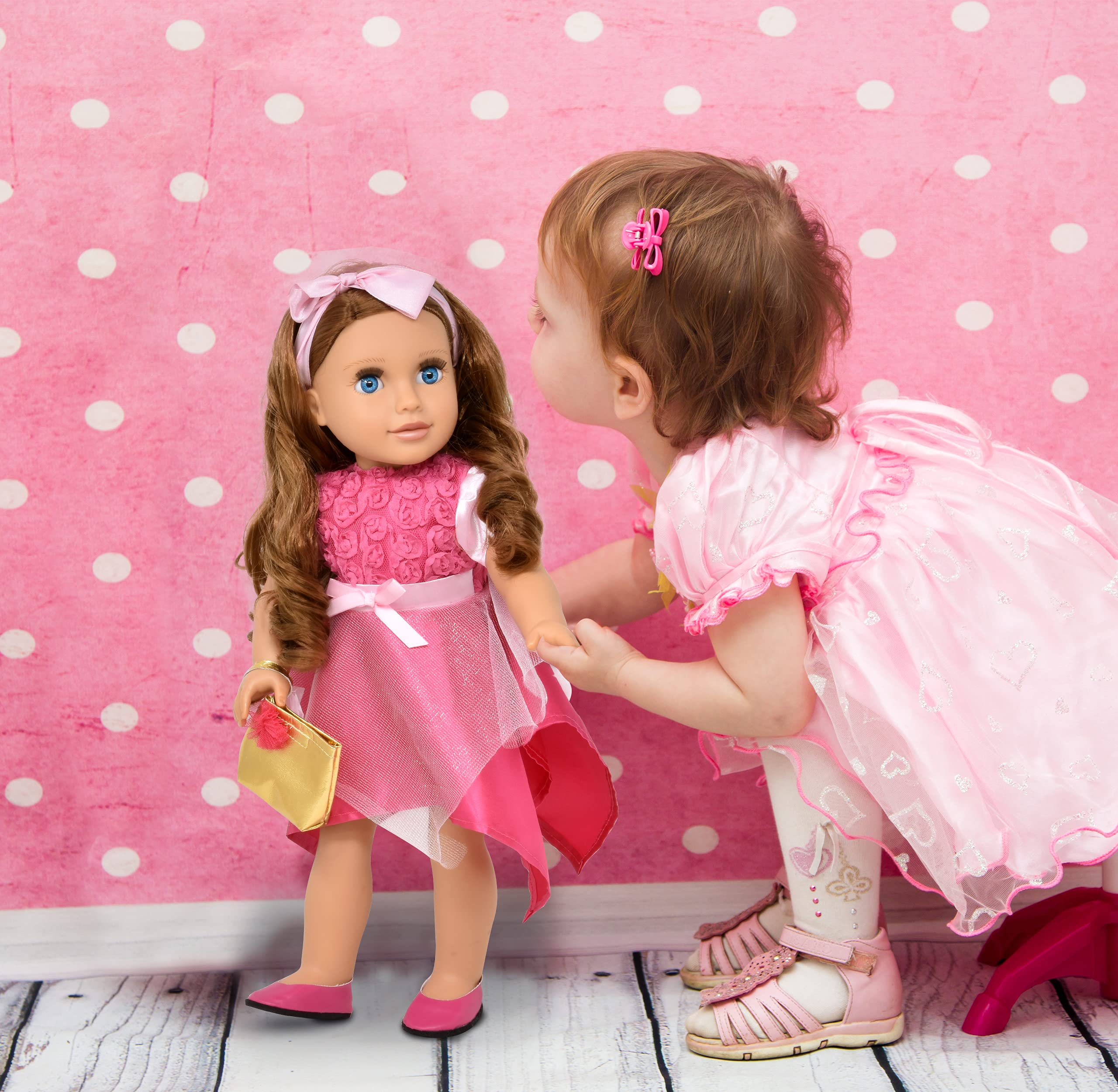 Gift Boutique gold purse accessory adds flair to imaginative games.