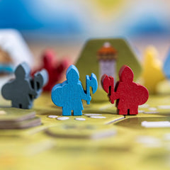 GIGAMIC Looot map-setup illustrates modular board evolving with each play.