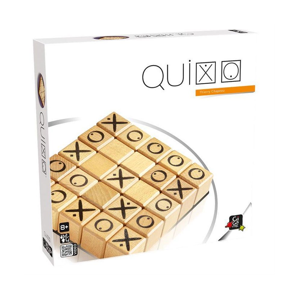 GIGAMIC Quixo detailed wooden cubes highlighting tactile feel and craftsmanship