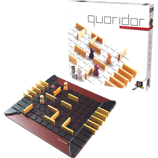 Gigamic Quoridor pawn movement across the grid for strategic play