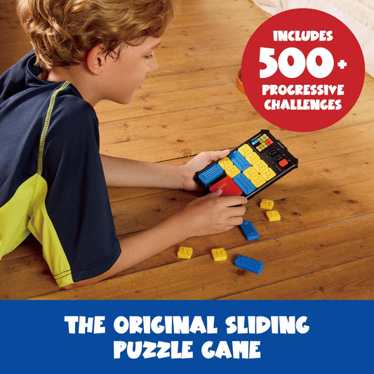 GiiKER Super Slide red square block interaction encourages strategic sliding.