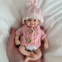 Gileutay doll clothing set for dress-up and styling play.
