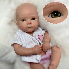 Gileutay hand-painted details and veins create an authentic newborn appearance.