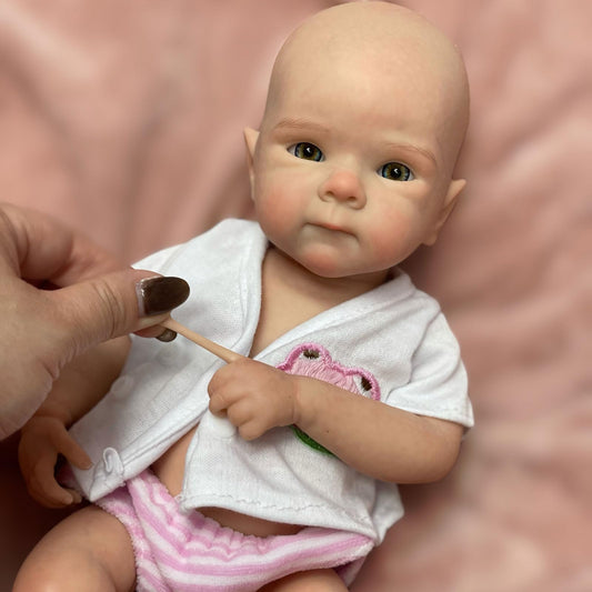 Gileutay soft silicone body provides realistic weight and touch for snug holds.