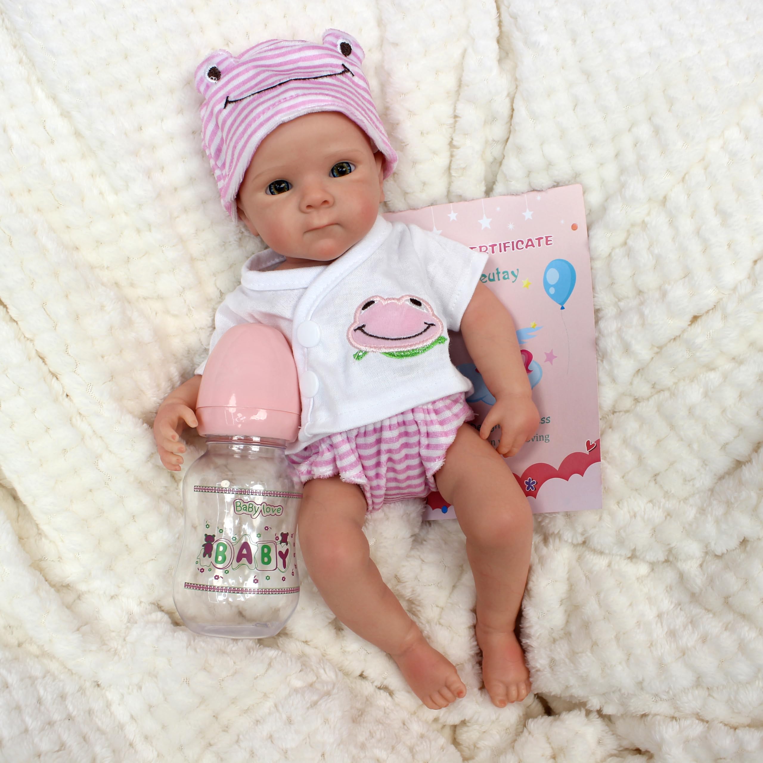 Gileutay waterproof silicone doll for safe bath time and easy cleaning.