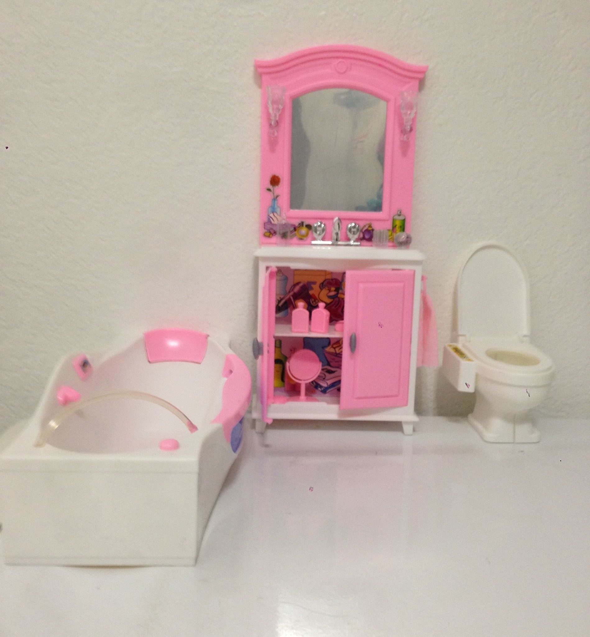 Gloria My Fancy Life dollhouse bath room vanity — realistic setup for imaginative morning routines