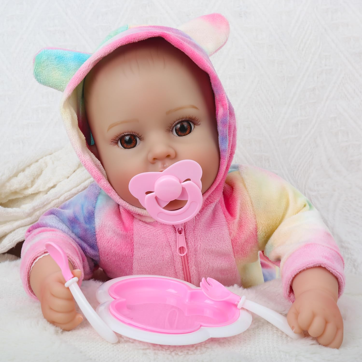 GOAROY magnetic-pacifier helps soothing during care routines.