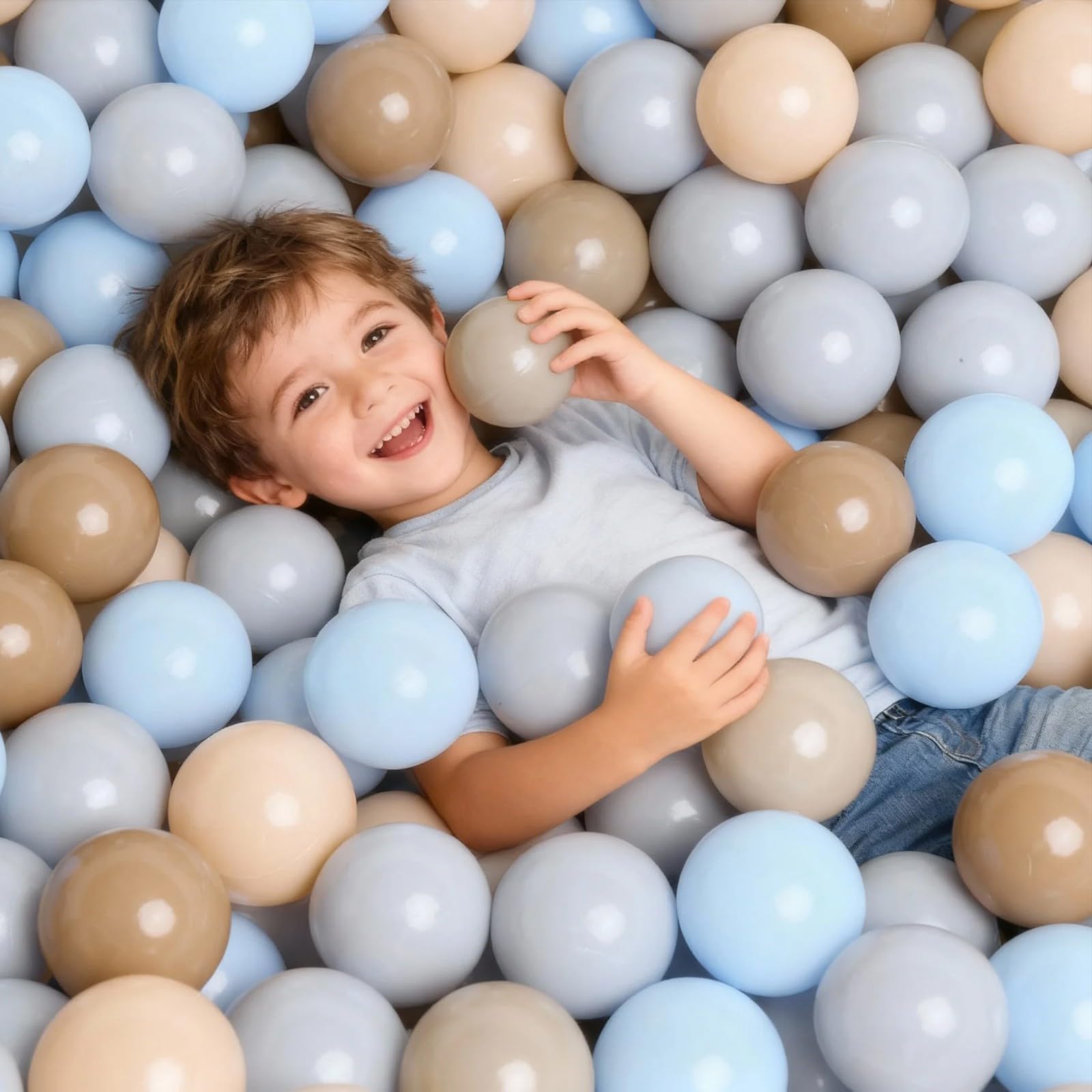 GOGOSO balls in a play tent encourage imaginative games.