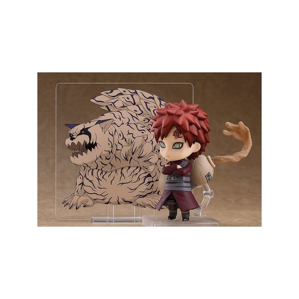 Good Smile Gaara Nendoroid posing with Naruto for iconic moment