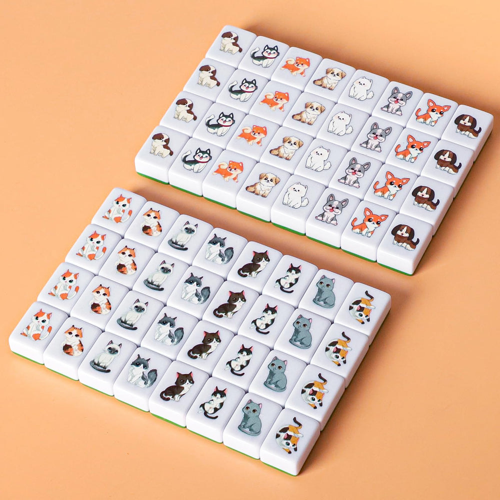 GRACIAS mahjong tiles are compact and easy to carry on trips.