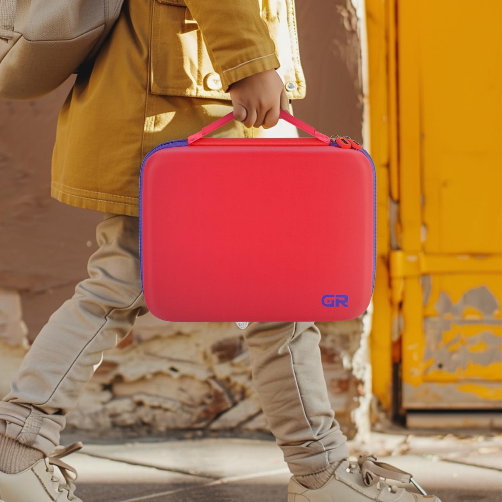 Grapsa travel-ready case is lightweight and easy to carry for on-the-go play.