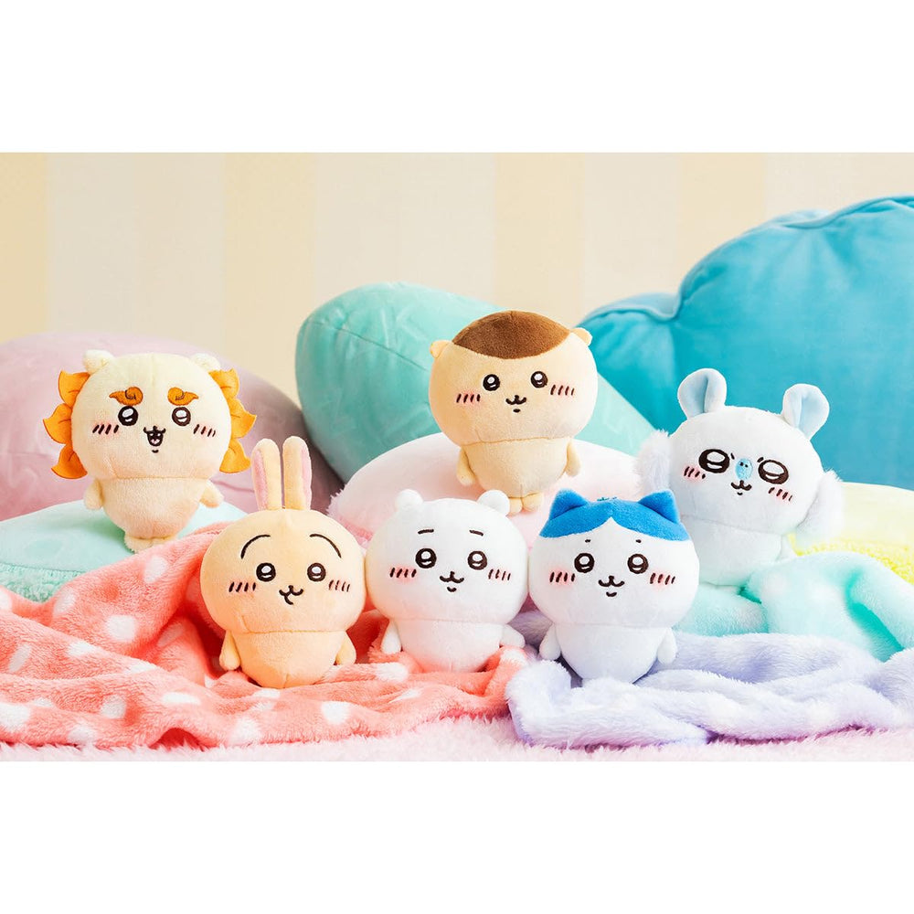 Gray Parker Service Chiikawa Mochitto Bun travels as a cute companion on the go
