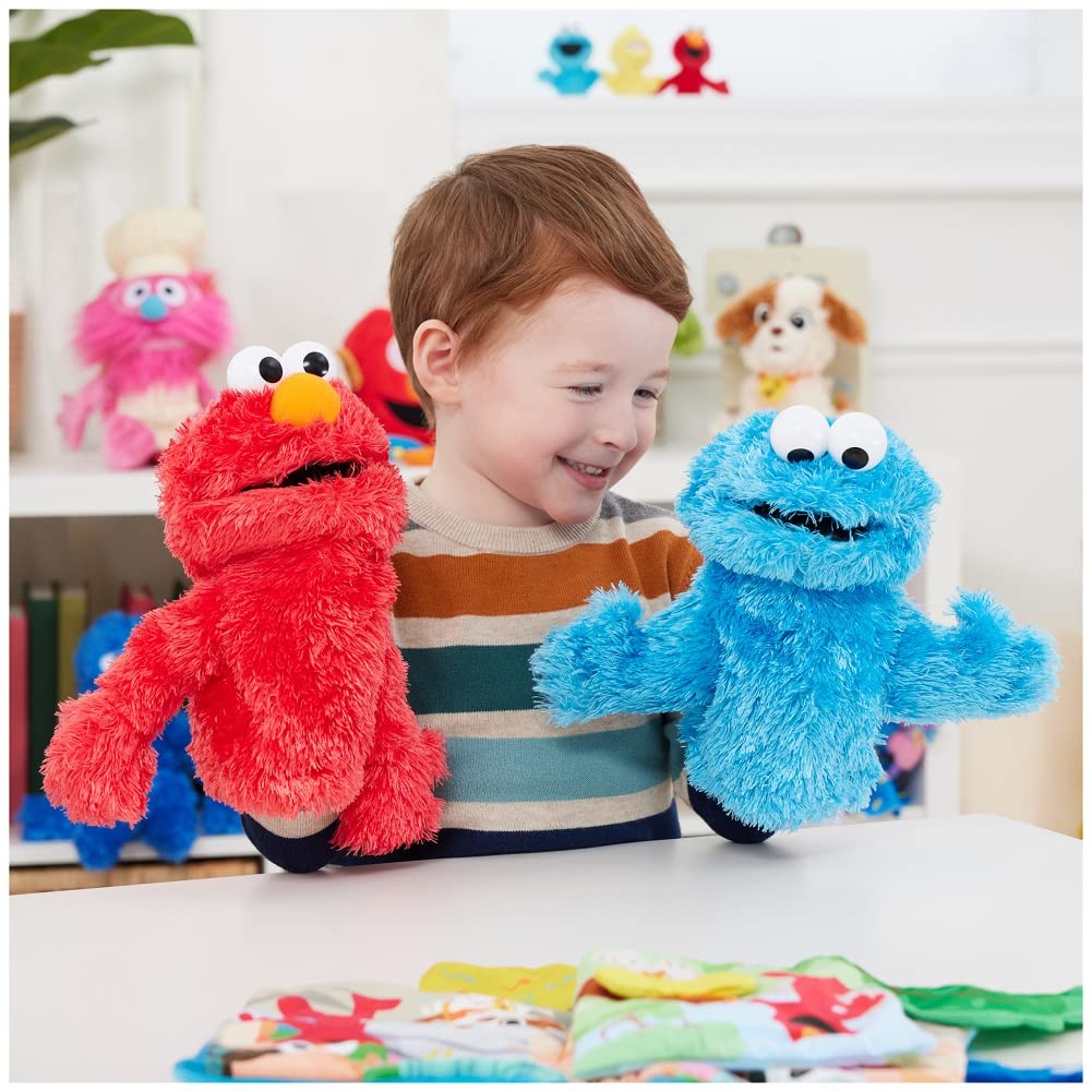 GUND Cookie Monster hand puppet close-up showing a friendly face.