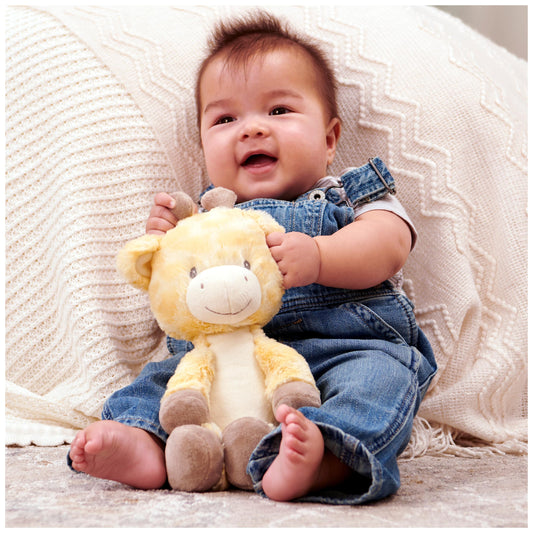 Close-up of GUND Lil’ Luvs Bodi Giraffe embroidered face for baby-safe details