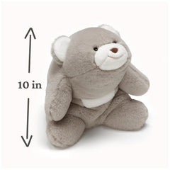 GUND Snuffles eyes-and-hug interaction creates a warm play moment.