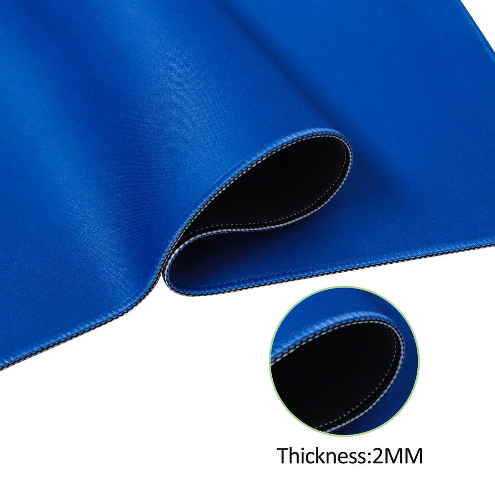 GUSTARIA blue poker table cover measures 31.5 inches square.