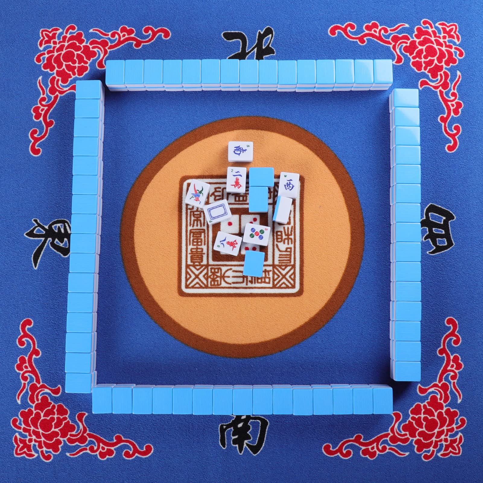 GUSTARIA Mahjong Mat fiber top provides durable, smooth play surface.