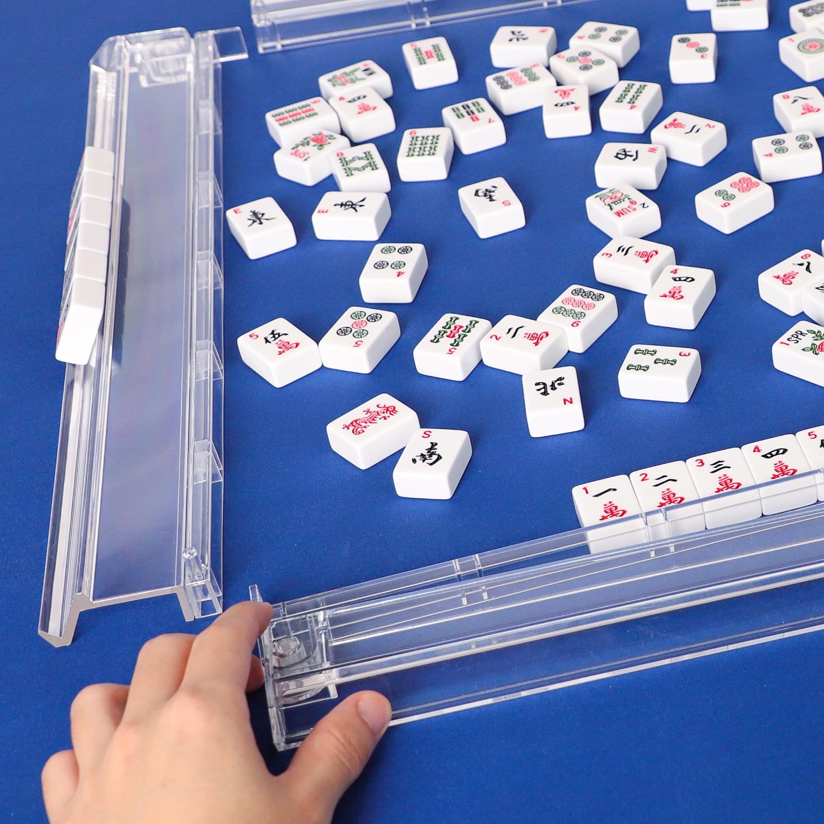 GUSTARIA transparent design enhances tile visibility during play.