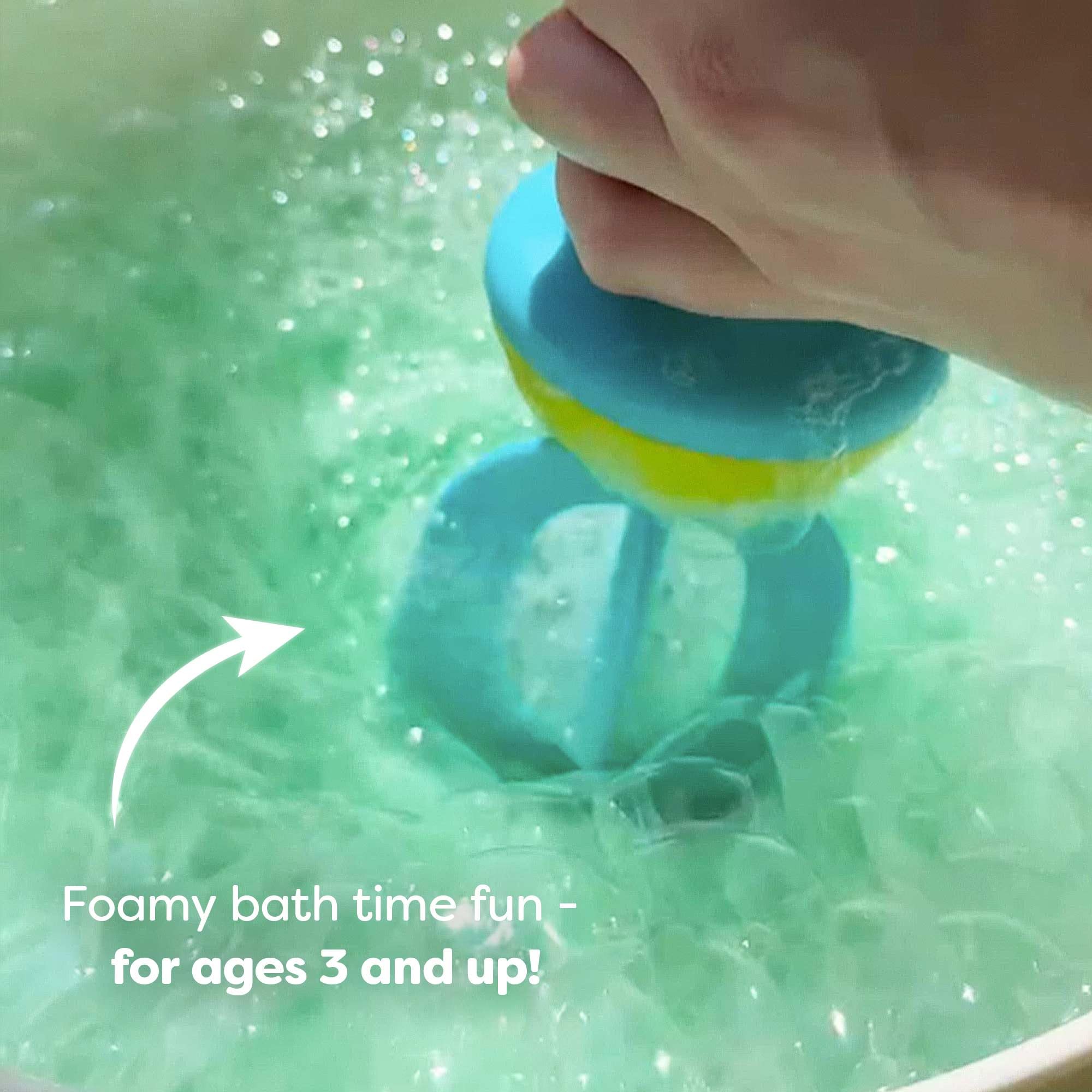 HABA bubble bath whisk blue close-up, ideal for bubbling fun and bath time imagination.