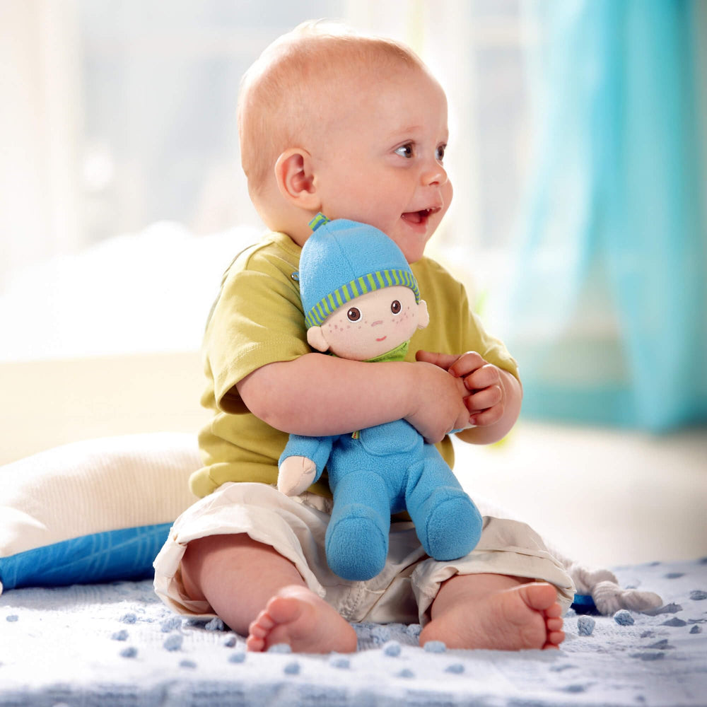 HABA Snug-Up Luis: machine-washable fabric for quick cleanups.