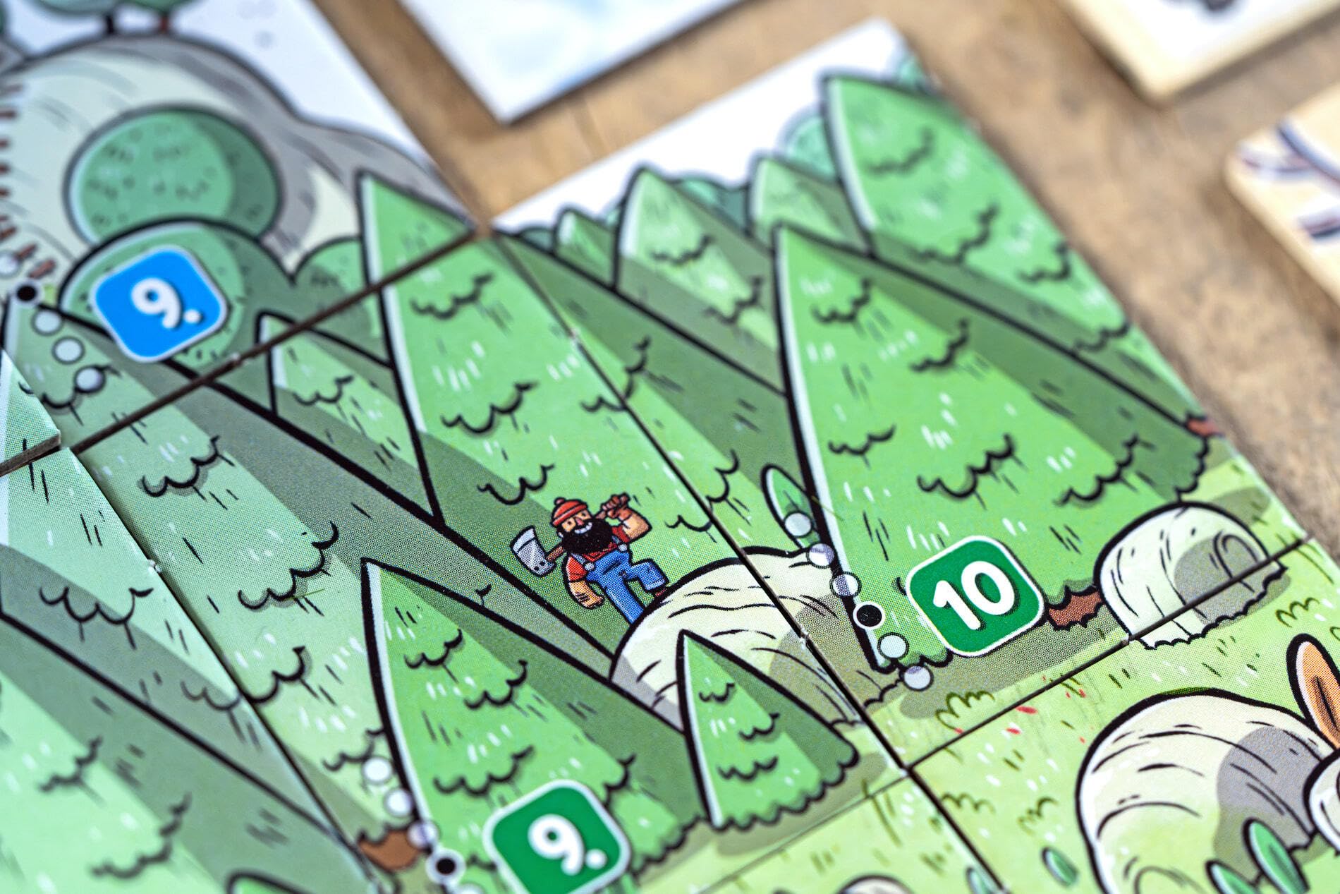 Hachette Solstis layouts show endlessly changing landscapes for varied play at home.