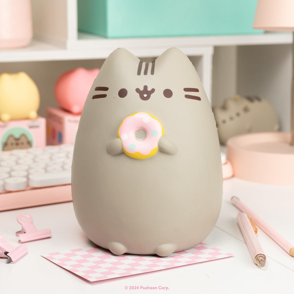 Hamee Pusheen bathrobe close-up slow-rise squishy detail