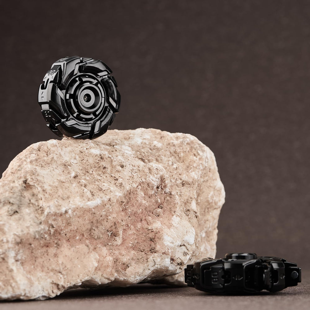 HAMMERSMITH Pocket-Size Spinner stays ready for desk, commute, or meetings.