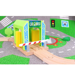 HANQIANN car wash station sits on track with no assembly required for quick setup.