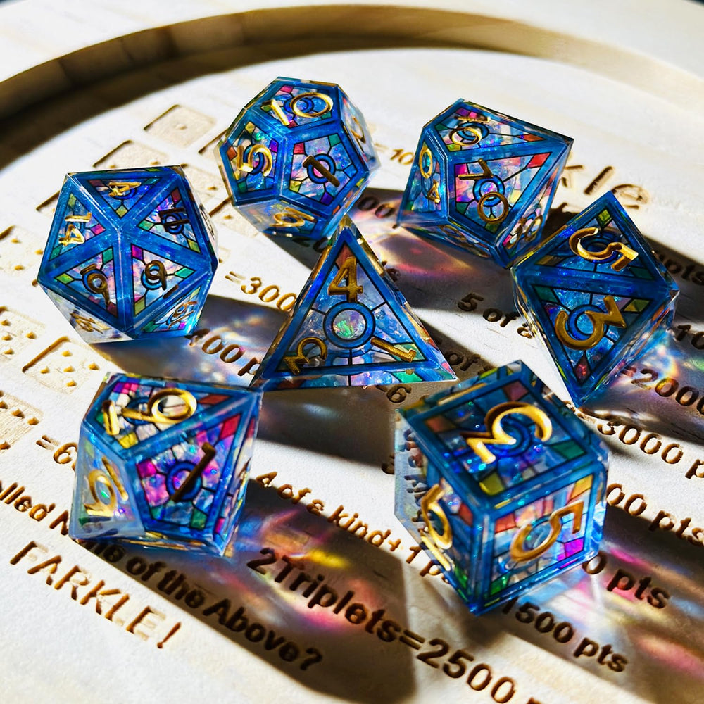 HAOMEJA Gold-numbered d20 showcases luxurious finish and quick identification.