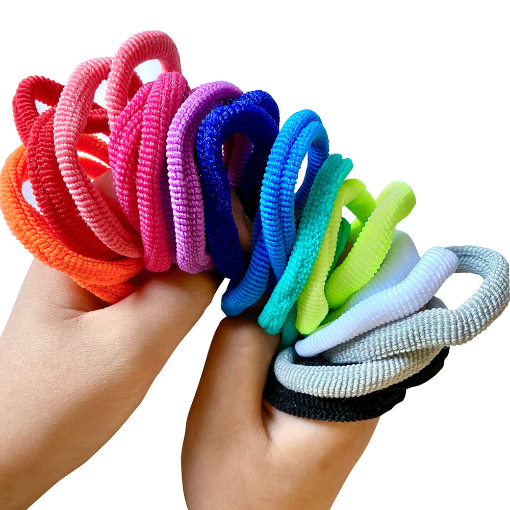 Vibrant loops let kids design six unique potholders.