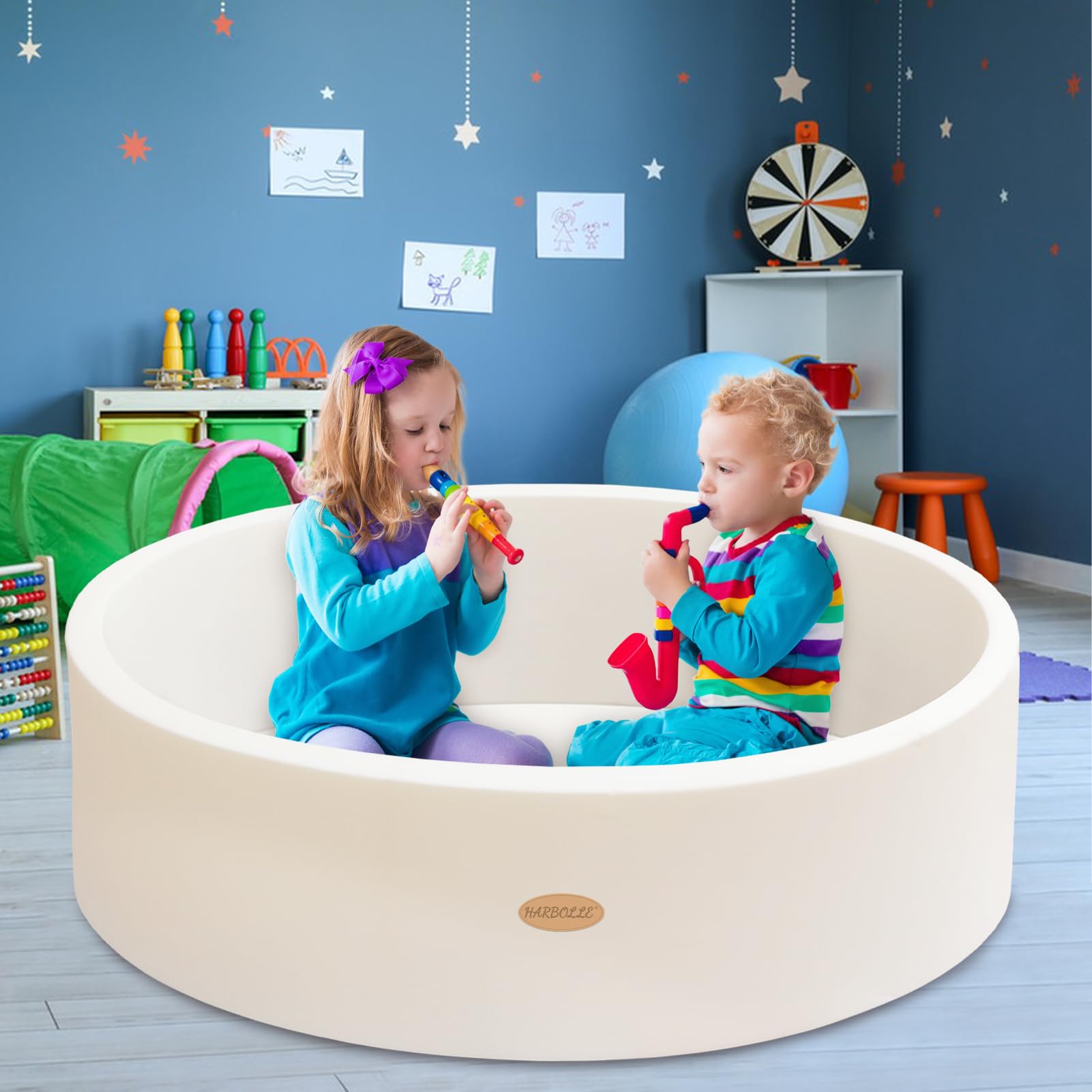 HARBOLLE detachable pad allows simple wipe-clean maintenance in white.