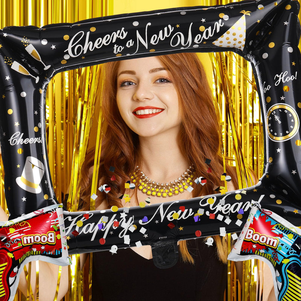 Harrycle banner and decor unify black-gold theme