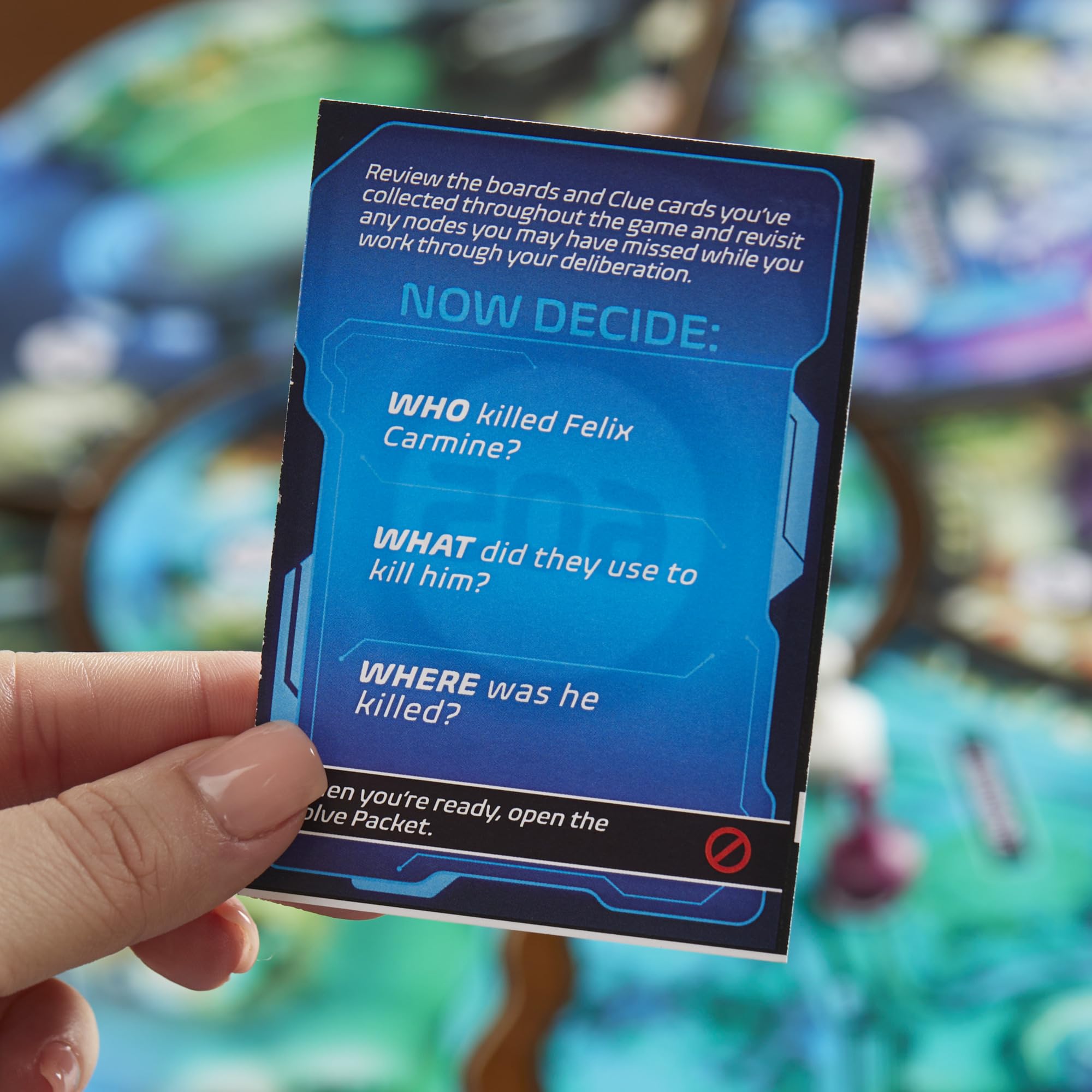 Hasbro Gaming Clue Escape World’s Fair secret tool helps collect evidence during play.
