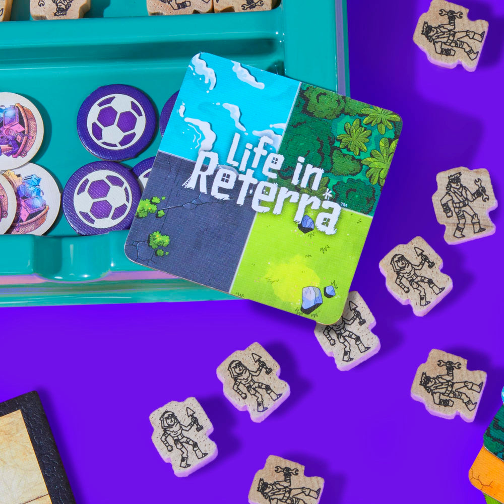 Hasbro Gaming Life in Reterra premium-storage ensures tidy game storage