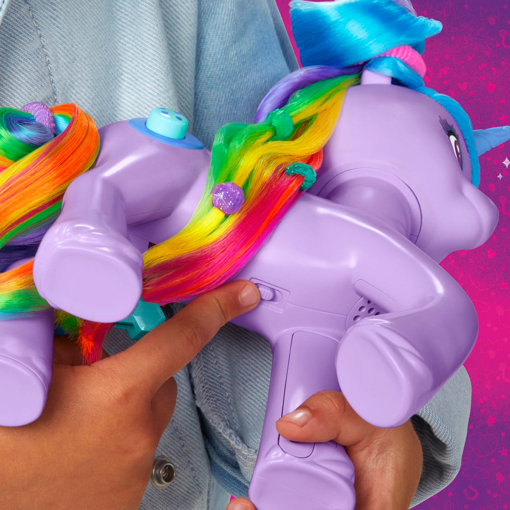 Hasbro Izzy Moonbow battery included powers music and effects