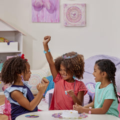 Hasbro Pretty Pretty Princess earrings piece enhances imaginative dress-up.