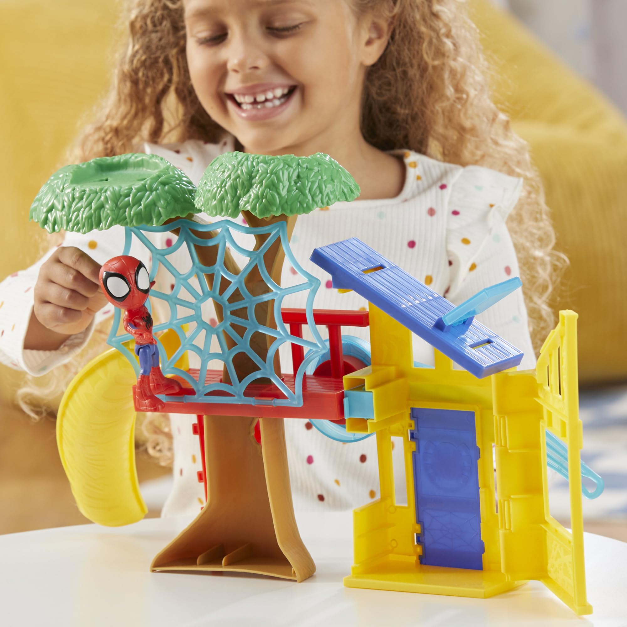 Hasbro Spidey Playground 4-inch action figure included for ready-to-play hero moments