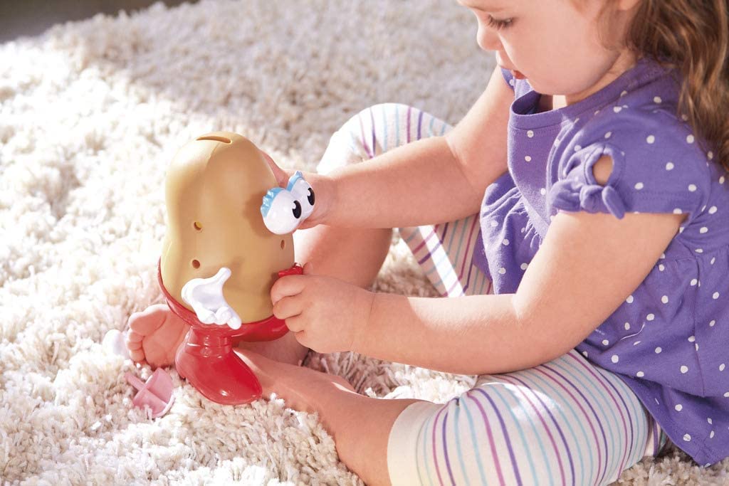 HASBROSERIES Mrs Potato Head left hand enables interactive posing and storytelling.