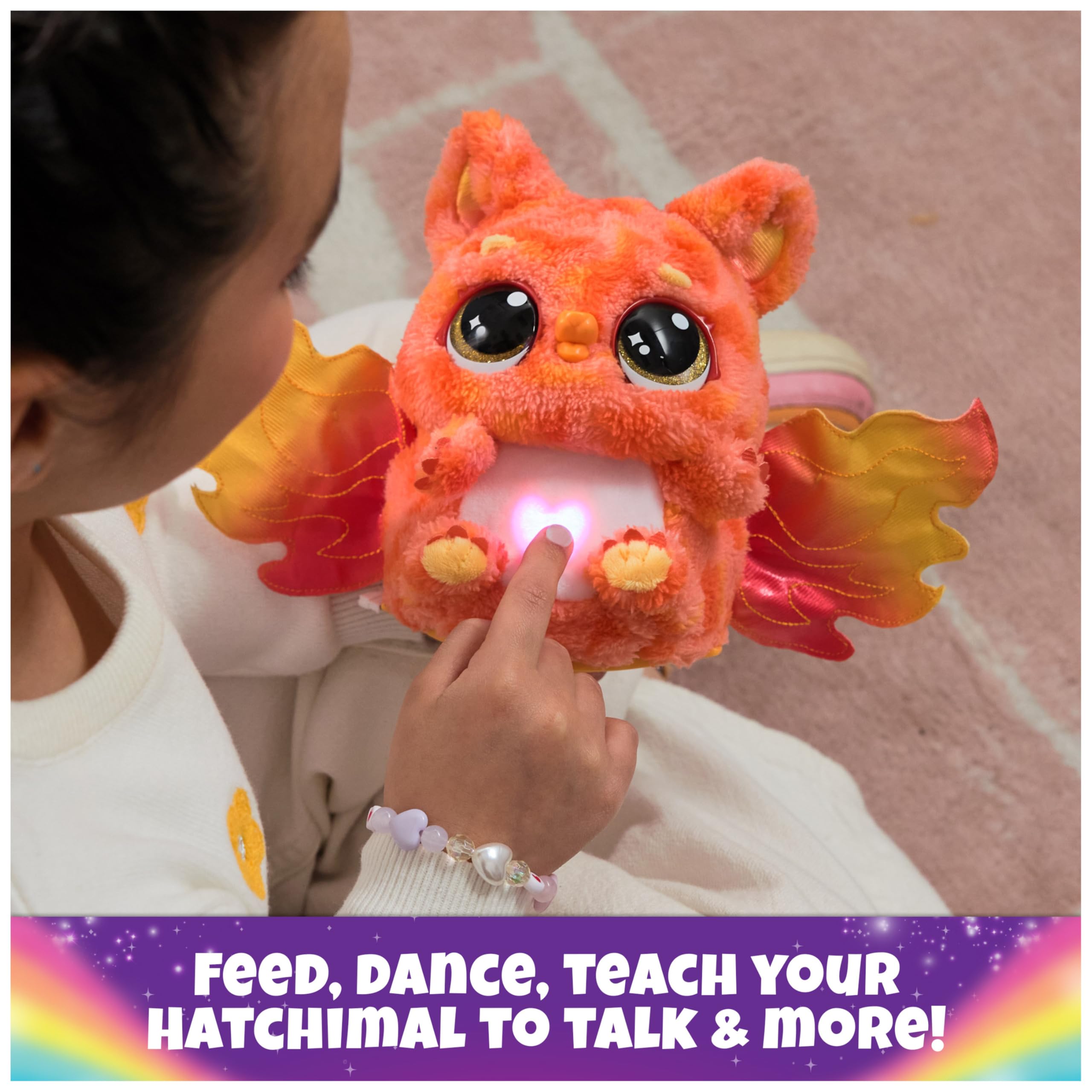 Tigrette inside the egg with glitter eyes in Hatchimals Alive Mystery Hatch