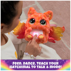 Tigrette inside the egg with glitter eyes in Hatchimals Alive Mystery Hatch